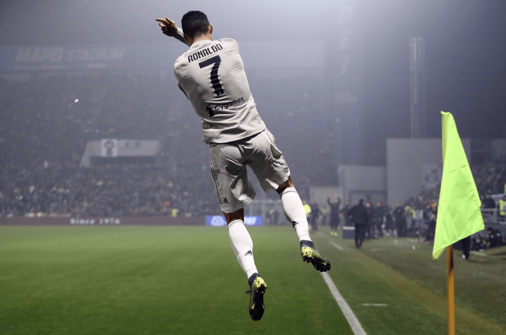 爱游戏网页版 -赛地聚焦——意甲关键时刻热度飙升，尤文图斯调整名单，目标明确，高层口径保持一致的简单介绍