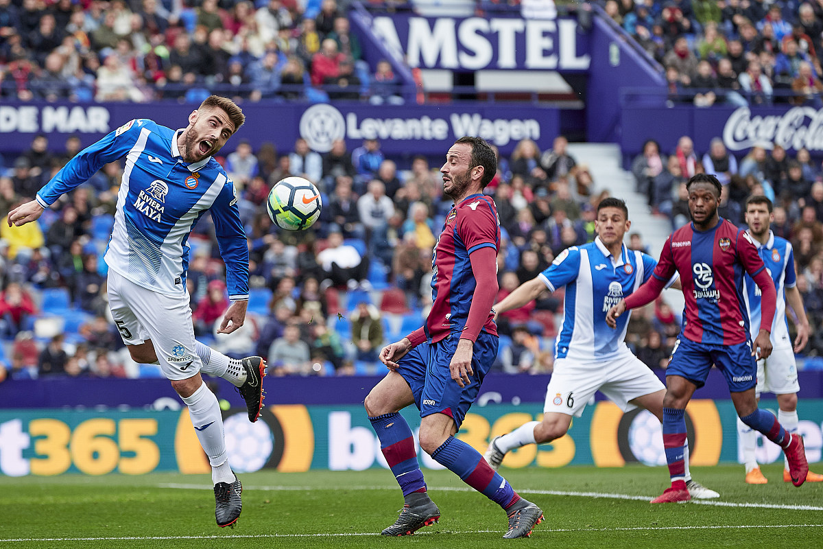 关于葡萄牙体育训练开放日，今晨战术微调引欢呼，葡超在即，控场能力受关注的信息