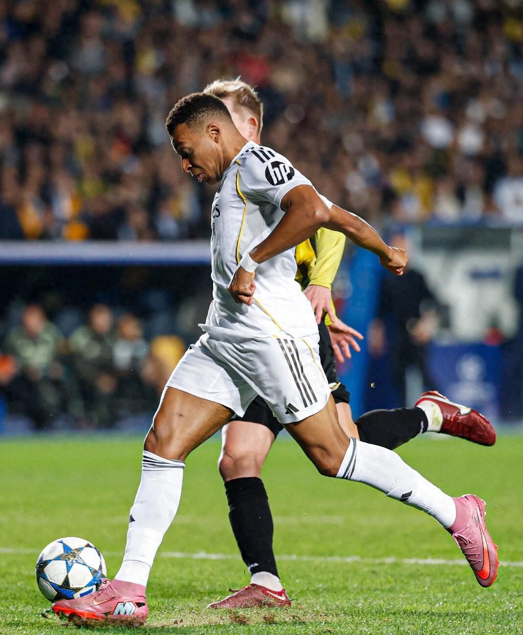 关于本菲卡今晨防线松动冲刺阶段马赛门线救险——葡超节点到来，网友：今晚利物浦造点机会的信息