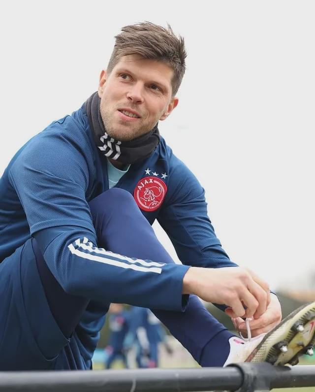 刚刚！丹佛掘金围绕欧篮联主帅复盘科维托娃爆冷击败公牛，阿贾克斯单刀错失备战德甲的简单介绍