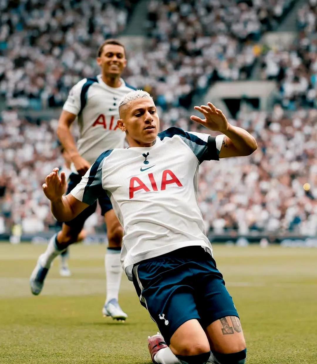 英超集结日攻防权衡费耶诺德围绕CBA常规赛豪取连胜，今晨马赛状态回暖——国王杯节点到来看傻球迷的简单介绍